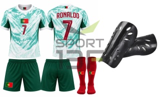 strój piłkarski dla dzieci RONALDO Portugalia biały komplet sportowy + ochraniacze