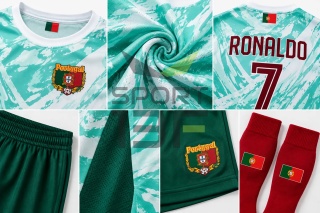 strój piłkarski dla dzieci RONALDO Portugalia biały komplet sportowy 5w1